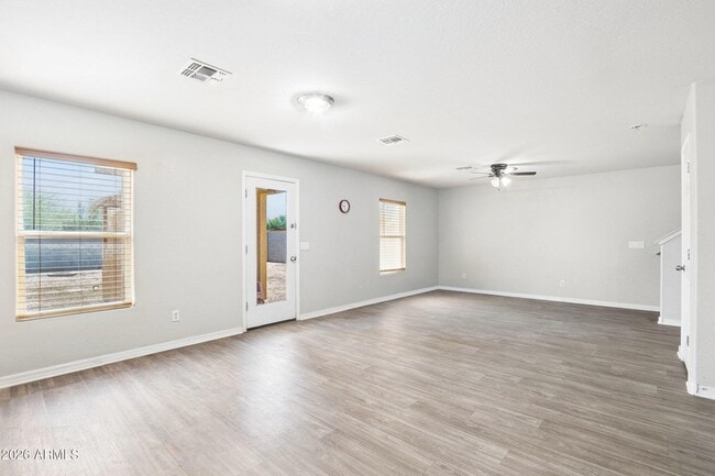 Building Photo - 1748 N Logan Ln