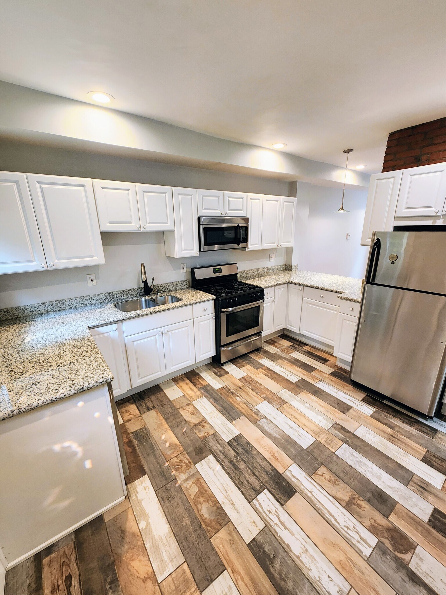 Building Photo - 904 Sewickley Heights Dr