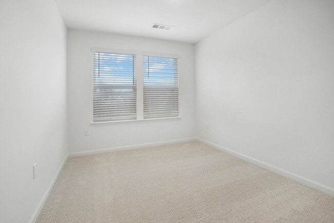 Building Photo - 466 Blair Rd