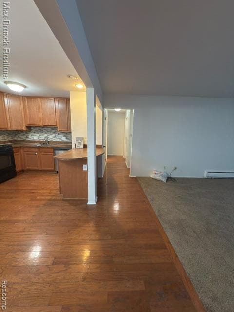 Building Photo - 2405 Torquay Ave