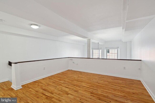 Building Photo - 915 Bainbridge St