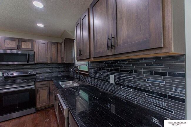 Building Photo - 12111 Miami St