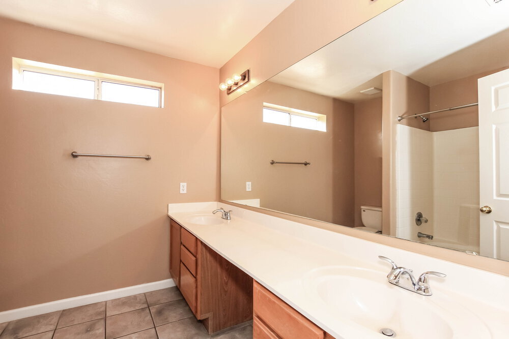 Building Photo - 7521 E Laguna Azul Ave