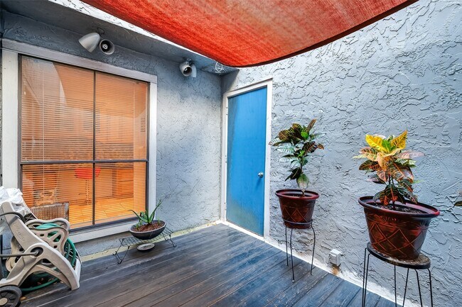 Building Photo - 3200 S Gessner Rd