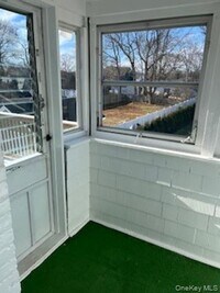 Building Photo - 86 Rollstone Ave