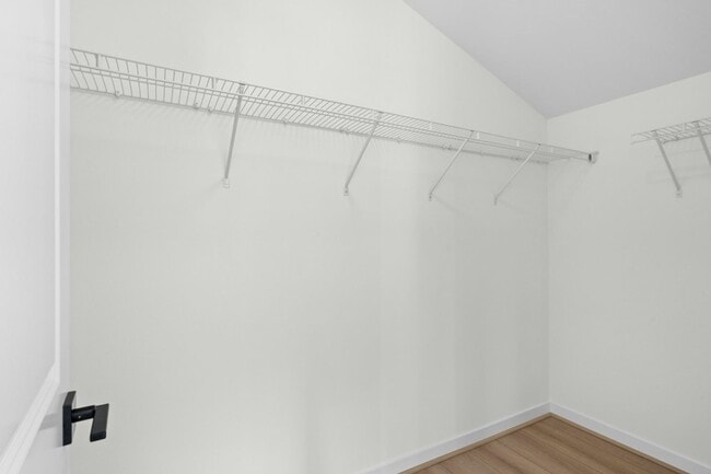 Building Photo - 3bd/2.75ba Redmond Home