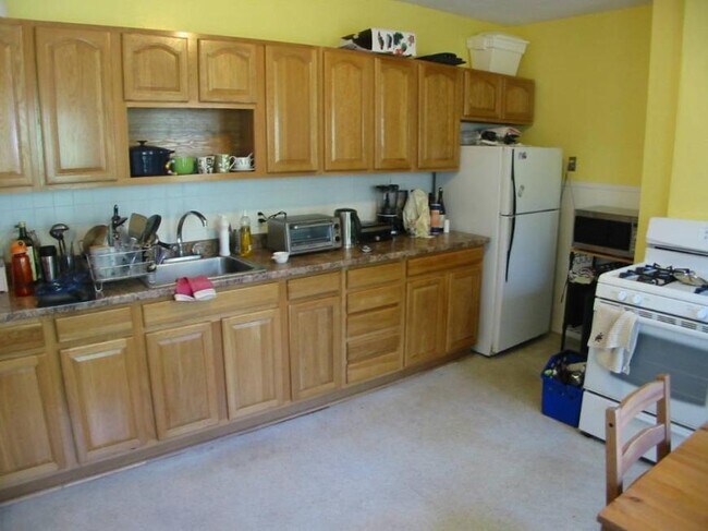 Building Photo - 3.0 bedroom in Cambridge Massachusetts 02138