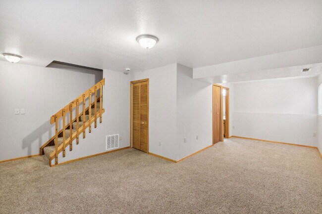 Building Photo - 8455 Ilex Dr