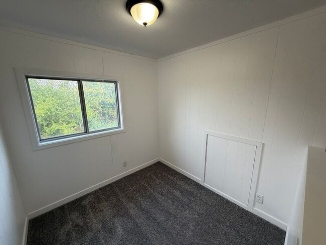 Building Photo - 2350 Marion St SE