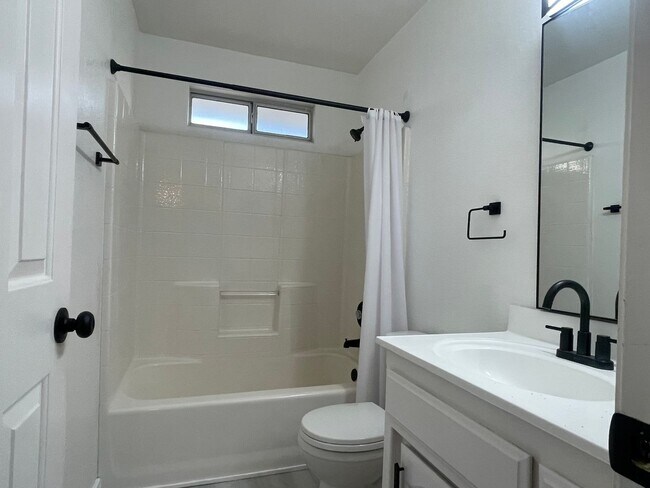 Building Photo - 3+2 READY NOW! $1,495.00