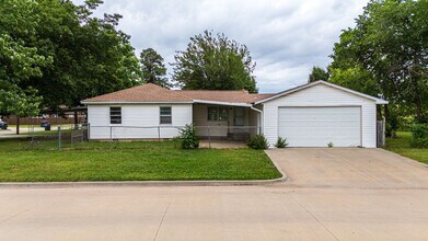 Building Photo - Moore Rent to Own Home!