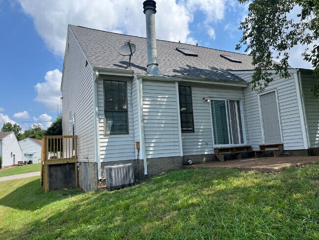 Building Photo - 1404 Bell Trace Dr