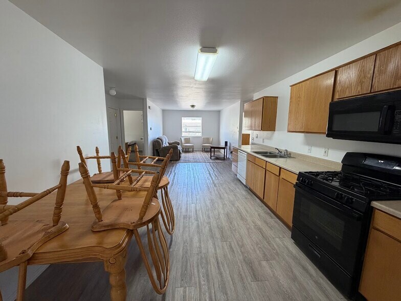 Building Photo - 1193 W 400 S