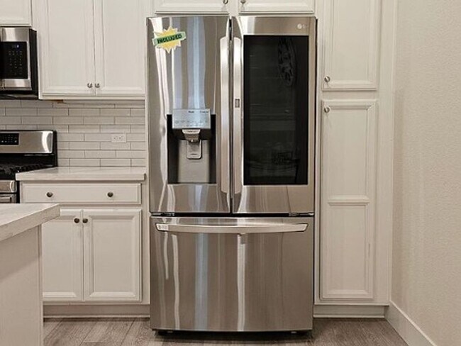 Building Photo - Upscale 2/2 Apartment in The Cannery!-$500 Off 1st Month's Rent