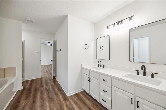 Building Photo - 3414 Zephyr Glen Way