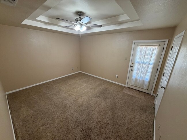 Building Photo - 732 Foster Ln