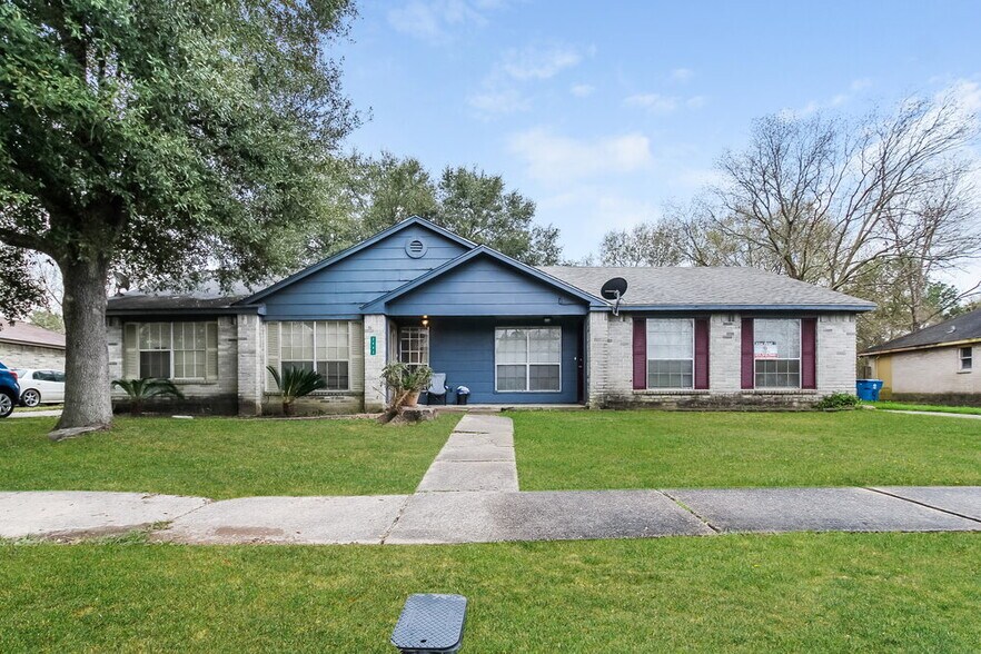 Primary Photo - 2438 Autumn Springs Ln