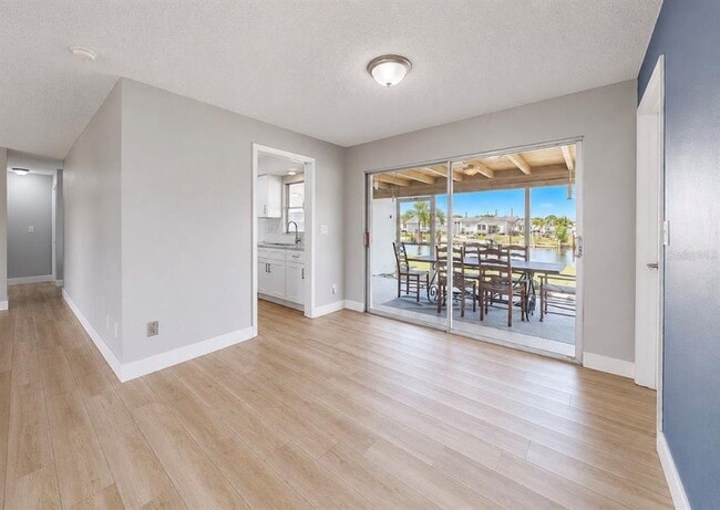 Building Photo - 1729 Bikini Ct