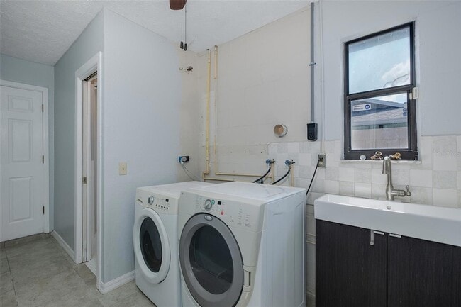 Building Photo - 3841 Rudder Way