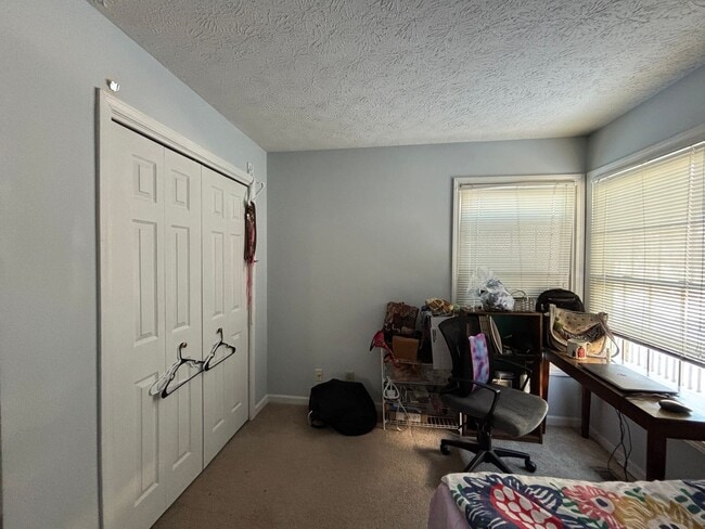 Building Photo - 3B/2B duplex located near Purdue campus