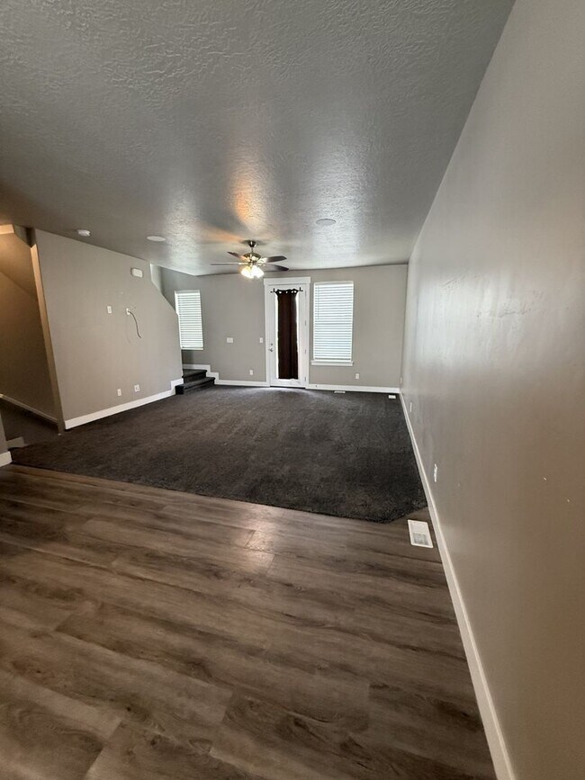Building Photo - 903 S 2580 E