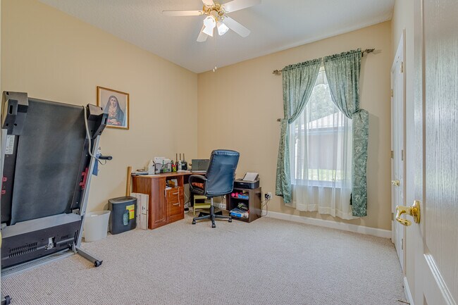 Building Photo - 2500 Azzurra Ln