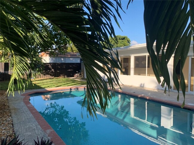 Building Photo - 19340 NE 18th Ct