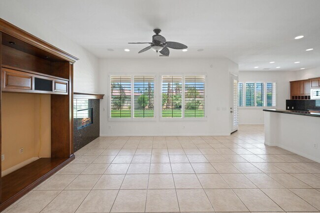 Building Photo - 124 Tesori Dr