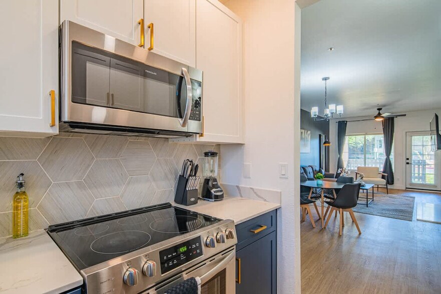 Building Photo - 7900 E Princess Dr