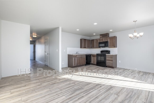 Building Photo - 517 Whitefish Ln