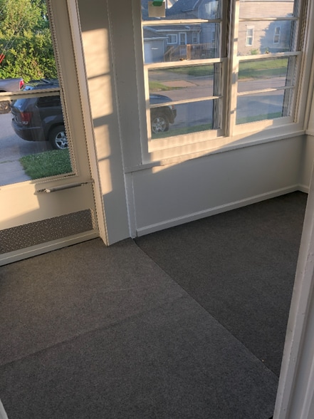 Building Photo - 310 E Saratoga St