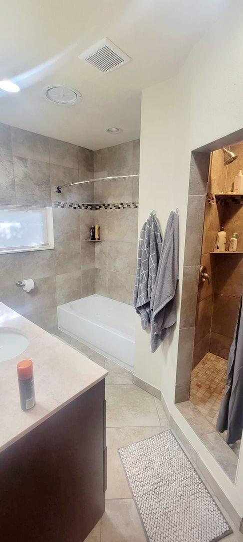 Building Photo - Reduced Rent | 5BD/3BA Home Near Pearl St, CU, Hiking, Park |