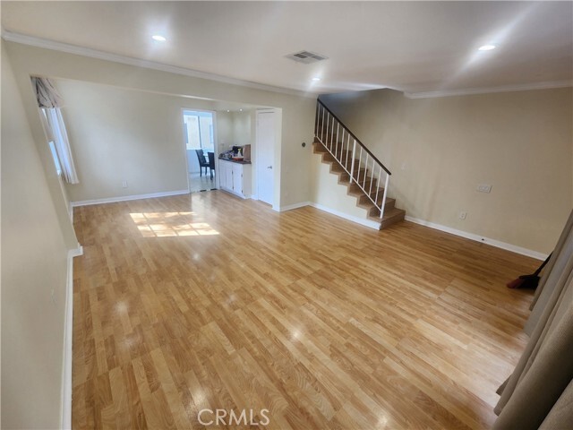 Building Photo - 7432 Hazeltine Ave