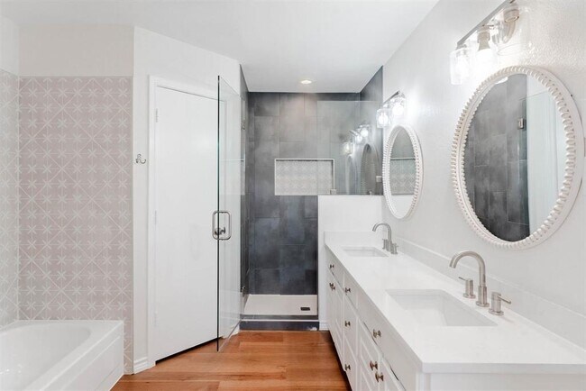 Building Photo - 7905 Lazy Brook Dr