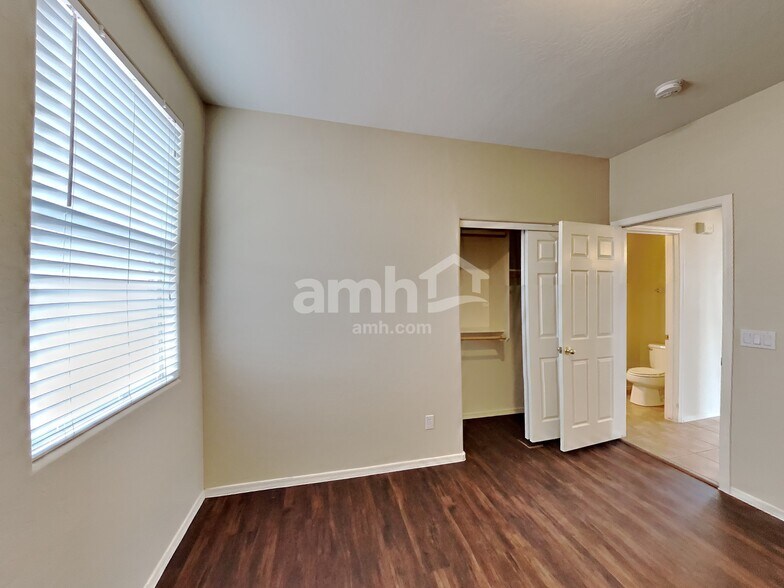 Building Photo - 6723 W Harwell Rd W