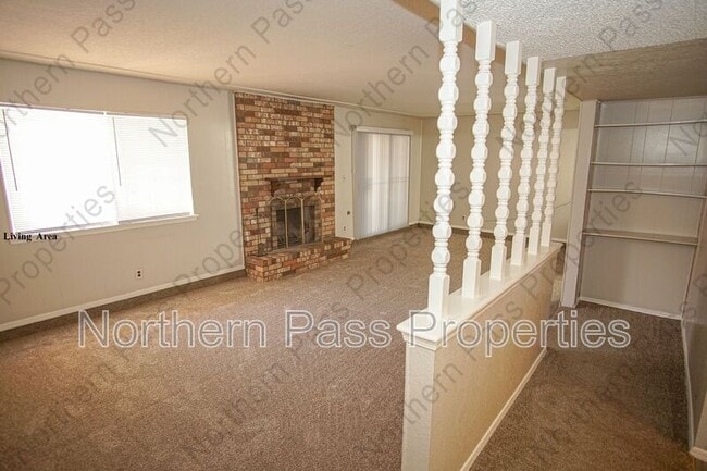 Building Photo - 10521 Gala St