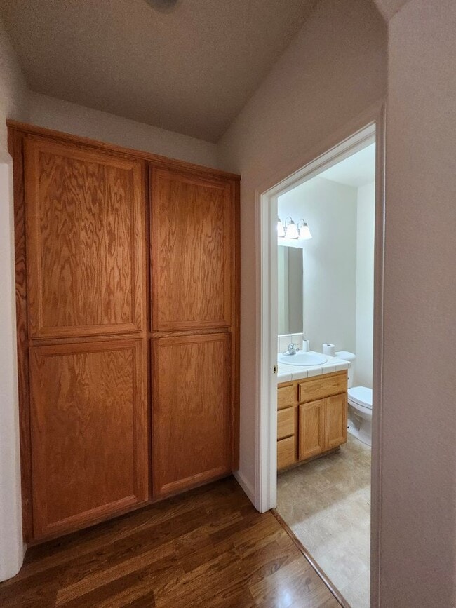 Building Photo - Beautiful Yuba City home located in a cul-de-sac