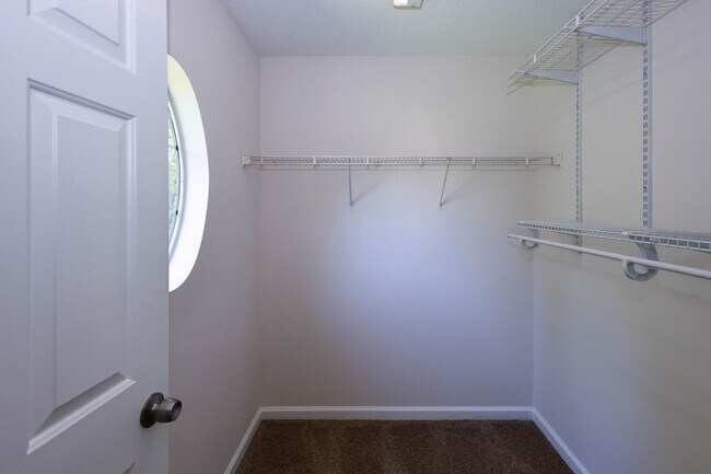 Building Photo - 230 Amal Dr SW