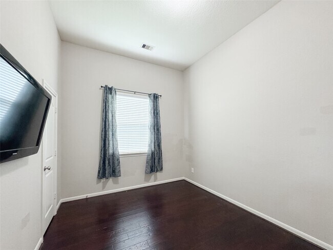 Building Photo - 4714 Western Brook Dr