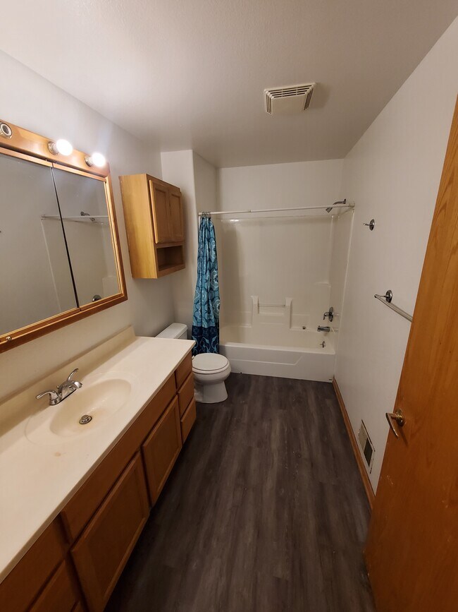 Remodeled Southside Studio Apartment 2934 S 9th St Milwaukee WI 53215
