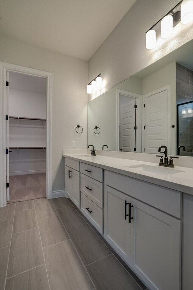 Building Photo - 4817 Seadrift Dr