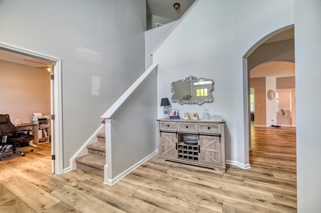 Building Photo - 412 Ponzer Ct N