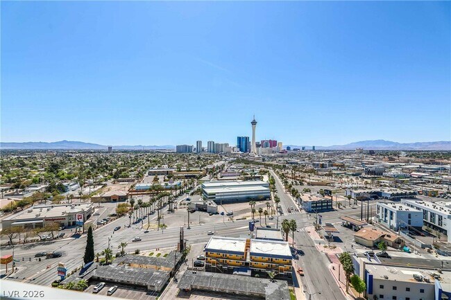 Building Photo - 900 S Las Vegas Blvd