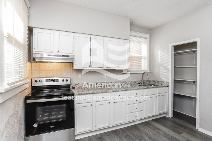 Building Photo - 3812 Avondale Ave