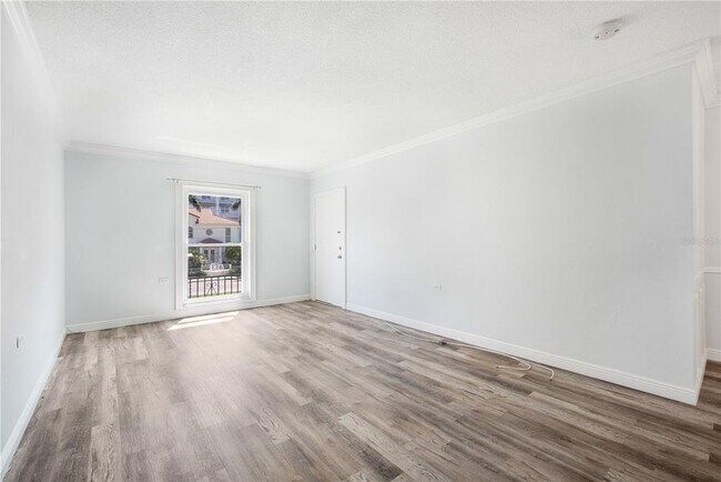 Building Photo - 1330 Snell Isle Blvd NE