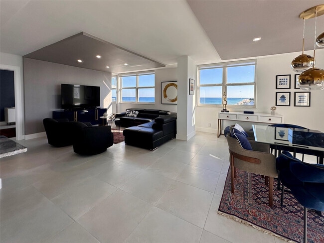 Building Photo - 209 N Fort Lauderdale Beach Blvd