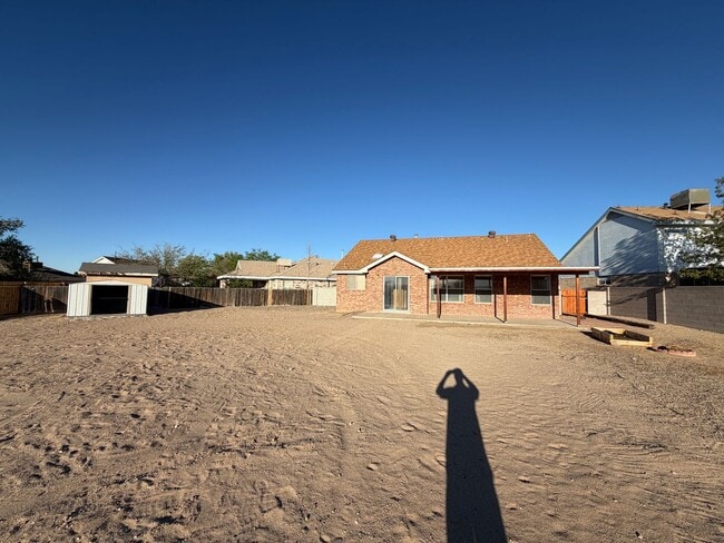 Building Photo - 3 Bedroom Single Story Home Available Near Unser Blvd NW & Ladera Dr NW!