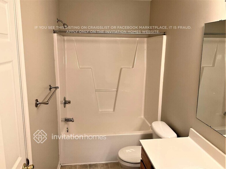 Building Photo - 122 Elgin Ln