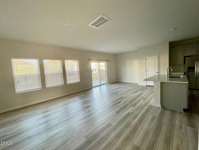 Building Photo - 129 Rushmore Ave