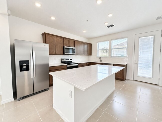 Building Photo - 4540 Orchard View Aly